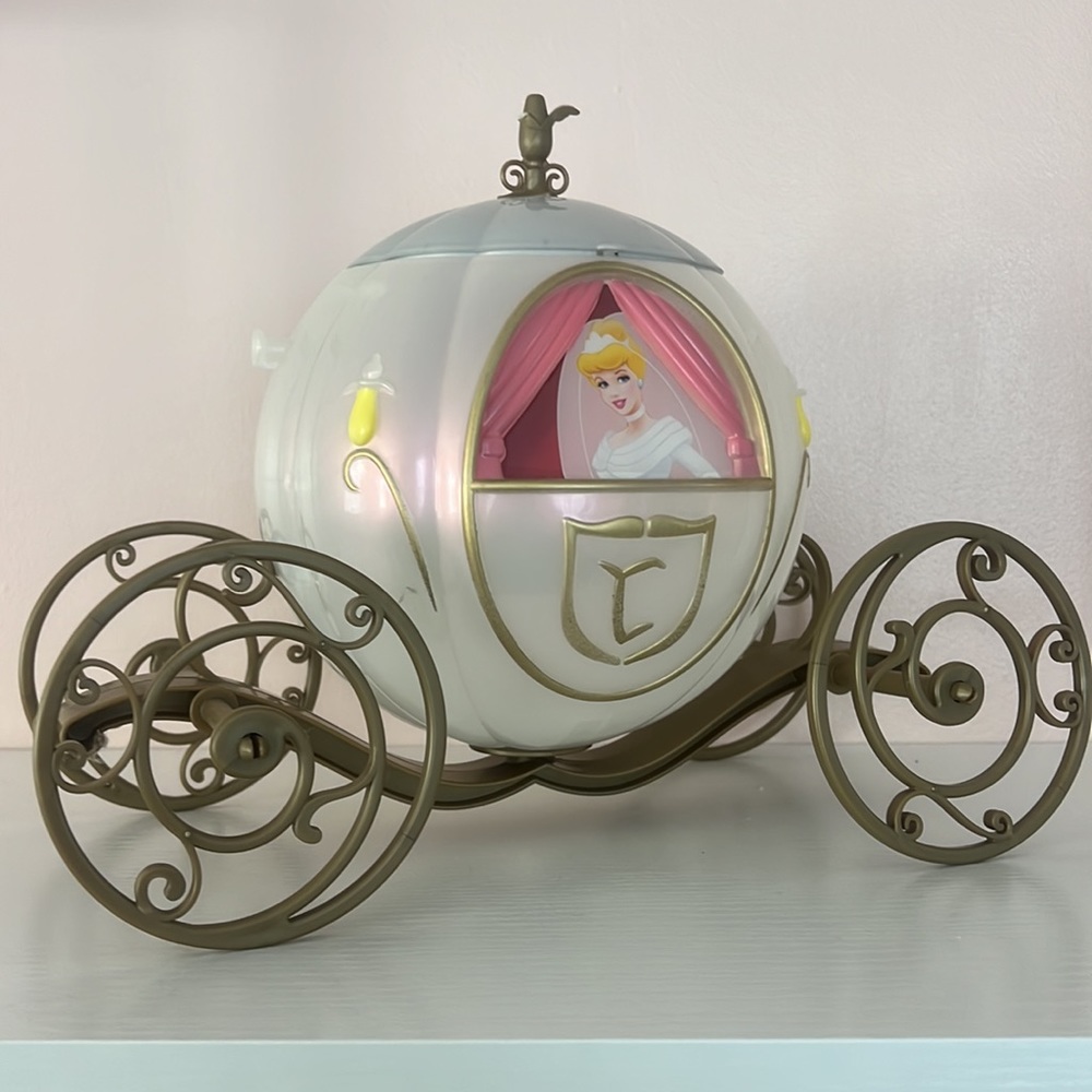 RARE - Cinderella Anniversary Light Up Disney Popcorn Bucket - Carriage